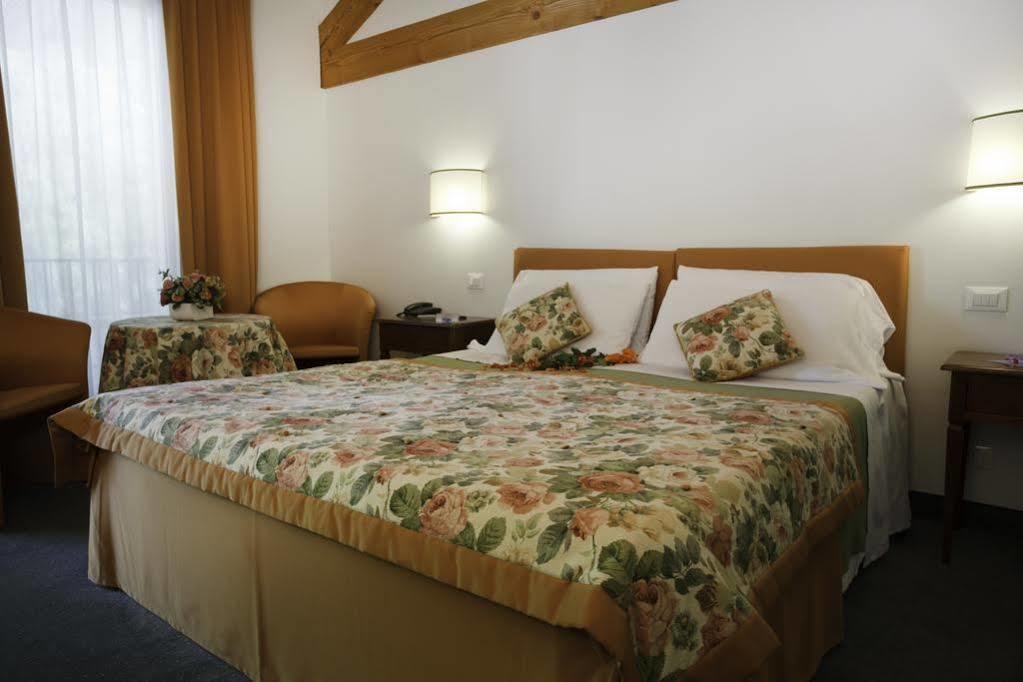 Albergo Al Moretto Castelfranco Veneto Kültér fotó